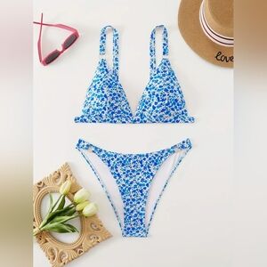 ZAFUL Blue and White Ditsy Floral Cheeky Triangle Bra Bikini Set - Size M